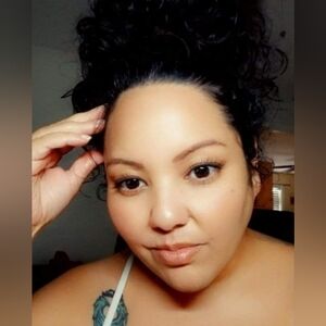 Meet your Posher, Ismarie